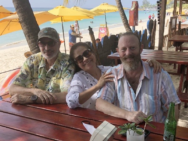 Dean Tomasello and his Roatan friends.